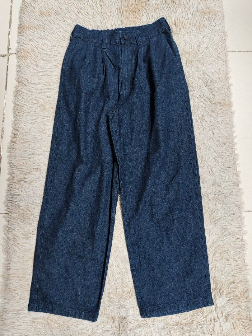 GU Pleated Baggy Pants (Category: Jeans) located in Angeles City. Submitted by miss_independent01 (Listing ID 1469412281, Image 3). Description: GU Pleated Baggy Pants Width: 15 (Small on tag) Length: 40 MOP: Gcash ✅ Mine Now, Pay Now ✅ First to Pay, Gets the Item 📍 PAMPANGA Courier: JnT 🚚🚚 PM 💌💌.