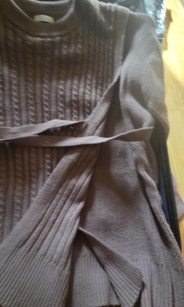 GU Purple Knit Long Top (Category: Coats, Jackets and Outerwear) located in Mandaluyong City. Submitted by loijiminigo (Listing ID 1469432168, Image 2). Description: Small on tag Bought from Japan Used once Suitable for Autumn/Winter trips Can be paired with skirt and thermal leggings Please inquire first before Making Offer Make Offer = 100% sure to get item.