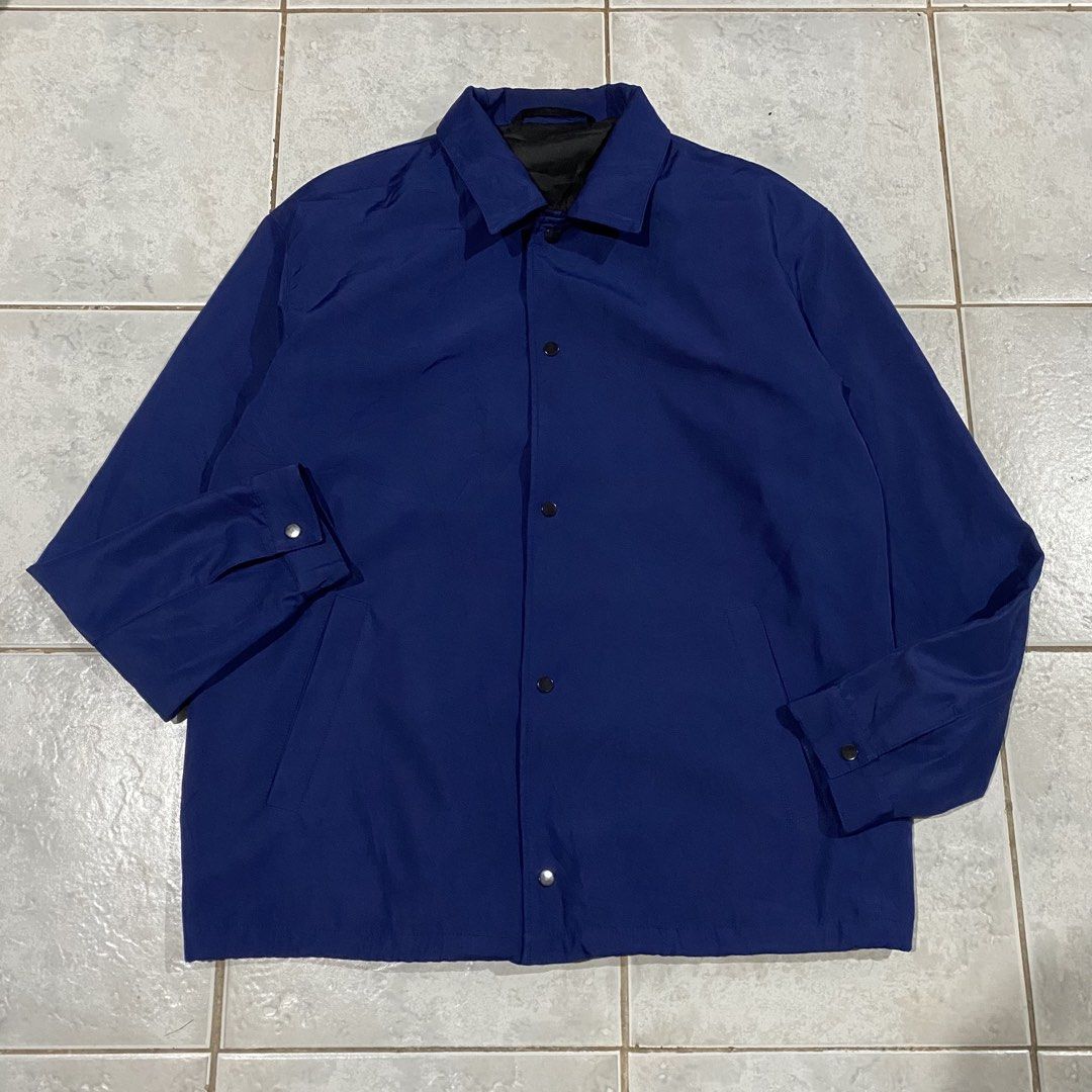 GU WINDPROOF COACH JACKET (Category: Coats, Jackets and Outerwear) located in Bacolod City. Submitted by thriftedfits. (Listing ID 1469546430, Image 1). Description: 𝗚𝗨 𝗪𝗜𝗡𝗗𝗣𝗥𝗢𝗢𝗙 𝗖𝗢𝗔𝗖𝗛 𝗝𝗔𝗖𝗞𝗘𝗧 ♻️ Size: L on tag | best fit L to XL Measurements:24” width / 28.5” length Condition: Like New (10/10 Color rate) Flaws: None Price: ₱500 + shipping fee 🏷️ Mode of Payment: GCash / Bank Courier: J&T Express (nationwide).