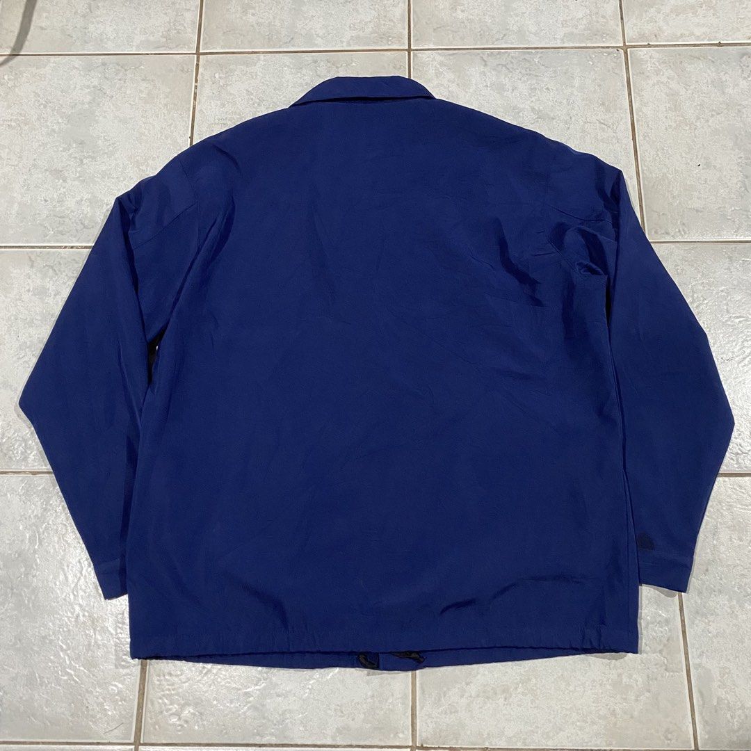 GU WINDPROOF COACH JACKET (Category: Coats, Jackets and Outerwear) located in Bacolod City. Submitted by thriftedfits. (Listing ID 1469546430, Image 3). Description: 𝗚𝗨 𝗪𝗜𝗡𝗗𝗣𝗥𝗢𝗢𝗙 𝗖𝗢𝗔𝗖𝗛 𝗝𝗔𝗖𝗞𝗘𝗧 ♻️ Size: L on tag | best fit L to XL Measurements:24” width / 28.5” length Condition: Like New (10/10 Color rate) Flaws: None Price: ₱500 + shipping fee 🏷️ Mode of Payment: GCash / Bank Courier: J&T Express (nationwide).