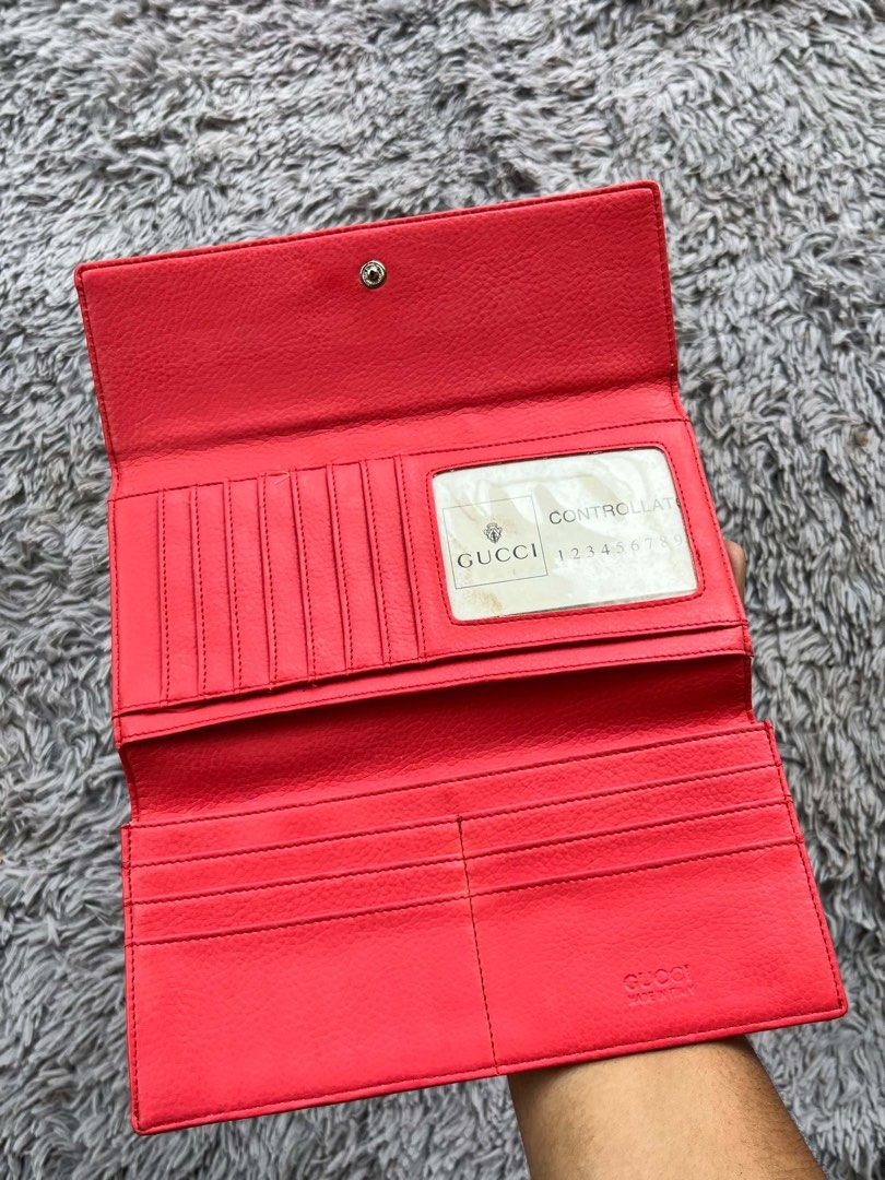 GUCCI LONG WALLET (Category: Wallets & Card holders) located in Dipolog. Submitted by janja2002 (Listing ID 1469491291, Image 2). Description: BRANDNEW DEADSTOCKS GALING JAPAN SURPLUS.