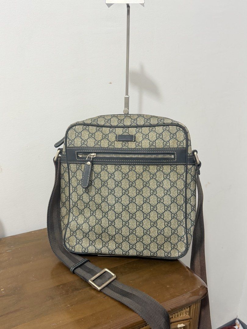 gucci messenger bag (Category: Sling Bags) located in Manila. Submitted by prelovedbyramiah (Listing ID 1469411917, Image 1). Description: coded.