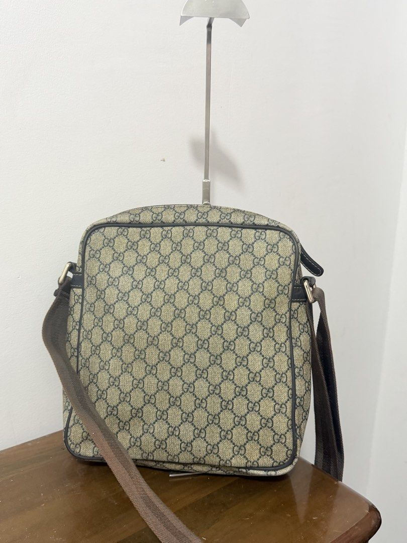 gucci messenger bag (Category: Sling Bags) located in Manila. Submitted by prelovedbyramiah (Listing ID 1469411917, Image 2). Description: coded.