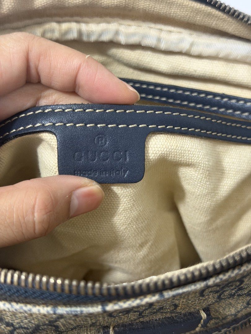 gucci messenger bag (Category: Sling Bags) located in Manila. Submitted by prelovedbyramiah (Listing ID 1469411917, Image 3). Description: coded.