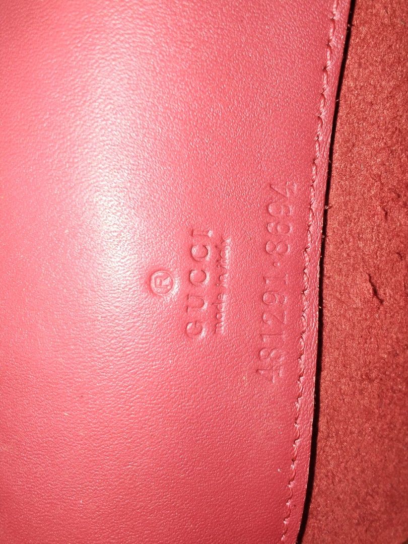 Gucci Micro (Category: Cross-body Bags) located in Cavite. Submitted by bagssection04 (Listing ID 1469431605, Image 2). Description: Gucci micro sling super liit at ang cute coded.