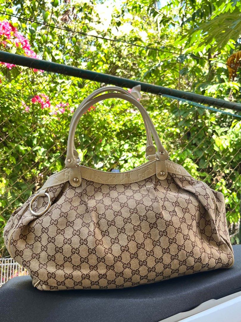 GUCCI MONOGRAM BAG (Category: Shoulder Bags) located in Dipolog. Submitted by janja2002 (Listing ID 1469490124, Image 1). Description: EXCELLENT CONDITION GALING JAPAN SURPLUS.