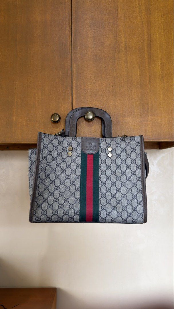 GUCCI SHOULDER BAG (Category: Shoulder Bags) located in Manila. Submitted by urban-vintage_2 (Listing ID 1469444038, Image 2). Description: ISSUE: NONE (NEED WASH) MOP :GCASH (NO COD) SHIP VIA: LALAMOVE & J&T LOCATION: PASIG CITY OFF / LEGIT .