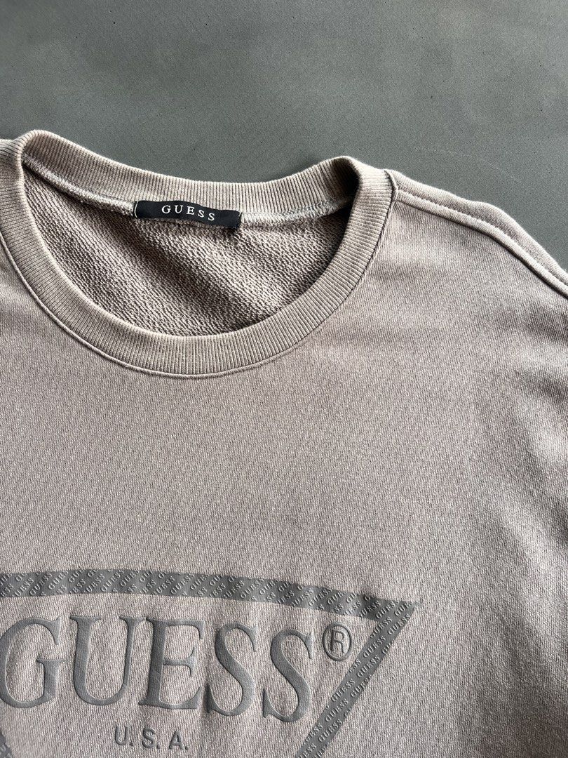 Guess (Category: Coats, Jackets and Outerwear) located in Manila. Submitted by lardo.599 (Listing ID 1469481595, Image 3). Description: Size L to XL No issue Color rate 10/10 Condition 10/10.