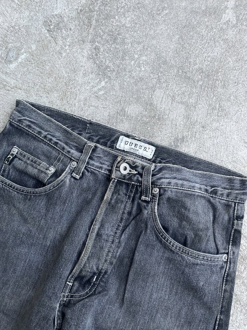 Guess ? Jeans (Category: Jeans) located in Manila. Submitted by jarchive (Listing ID 1469480122, Image 2). Description: - Excellent condition - Size 30 - Thigh 10 - Length 43 - Leg open 6.5 MOP: GCASH 📩.