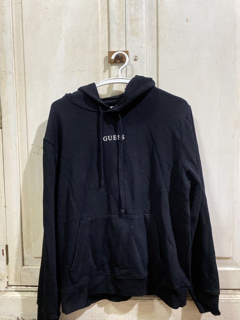 Guess Black Hoodie Size Medium (Category: Coats, Jackets and Outerwear) located in Cainta. Submitted by narraveranda (Listing ID 1469513885, Image 1). Description: .