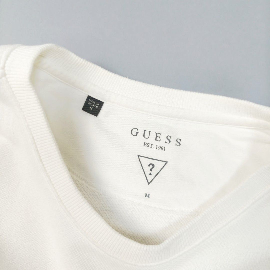 GUESS CREWNECK (Category: Hoodies) located in Baguio. Submitted by nikholeisshop29 (Listing ID 1469553091, Image 3). Description: GUESS CREWNECK 980 + SF M on tag L:26 | W:21 Excellent condition Color rate:10/10.