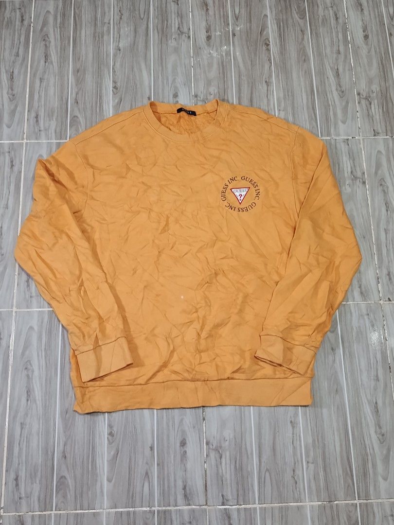 GUESS SWEATER JACKET (freeshipping) (Category: Coats, Jackets and Outerwear) located in Quezon City. Submitted by gyl-stop (Listing ID 1469458706, Image 1). Description: free shipping 23 x 29.5 excellent condi cr: 9.8/10 issue: dot white stain sa harap.