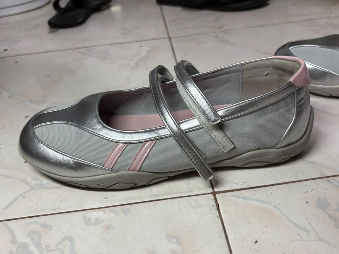 GVN Ballet Shoes (Category: Flats & Sandals) located in Carmona. Submitted by heyriv (Listing ID 1469519467, Image 2). Description: GVN ballet shoes (Lisa's viral shoes!) Slightly Used Size 41 (26 cm).