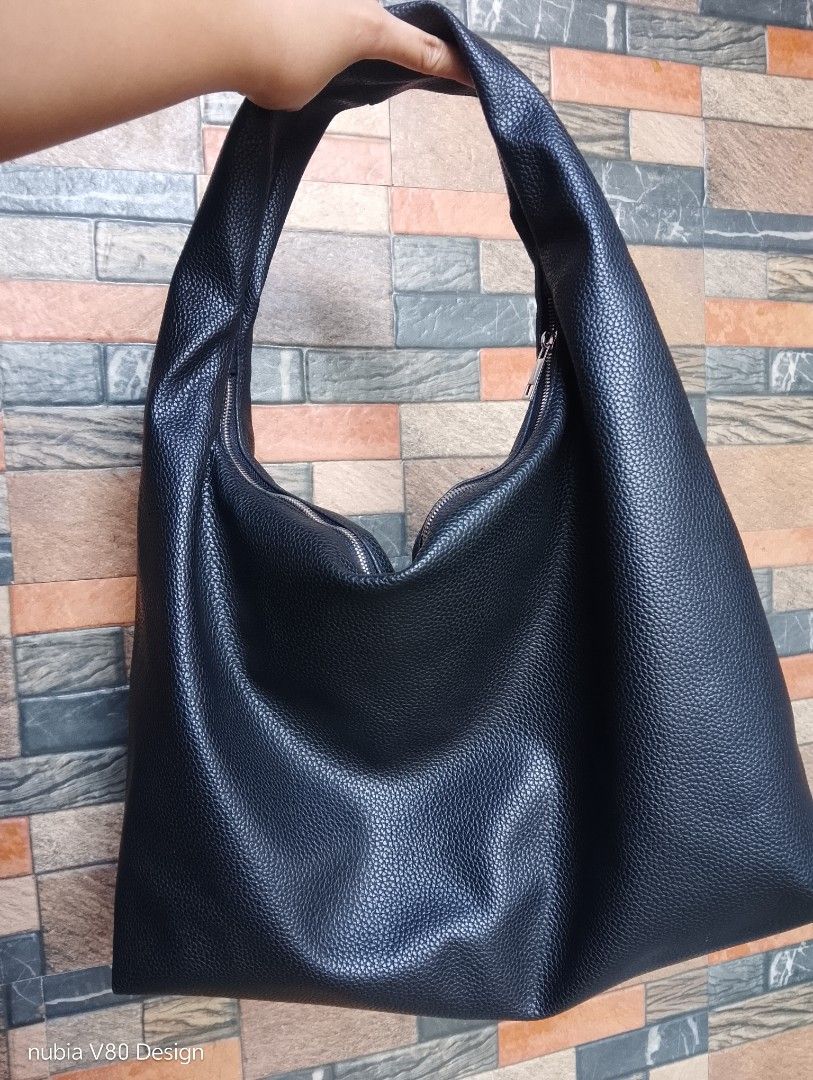 Gvn charcoal large (Category: Shoulder Bags) located in San Mateo. Submitted by grb_10 (Listing ID 1469420721, Image 2). Description: .