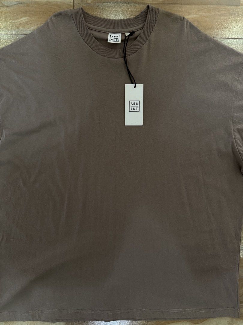 Hallensteins Beige Oversized Box Fit Shirt (Category: Tshirts & Polo Shirts ) located in Manila. Submitted by epicmountain_93c71a (Listing ID 1469435286, Image 2). Description: Brand: Hallensteins/Absent Color: Beige Size: Large Fit: Relaxed box fit with dropped shoulders Condition: Brand new with original retail tags Details: Thick ribbed crew neck collar Retail Price: $29.99 (brought it in New Zealand) Style: Great casual basic piece for everyd