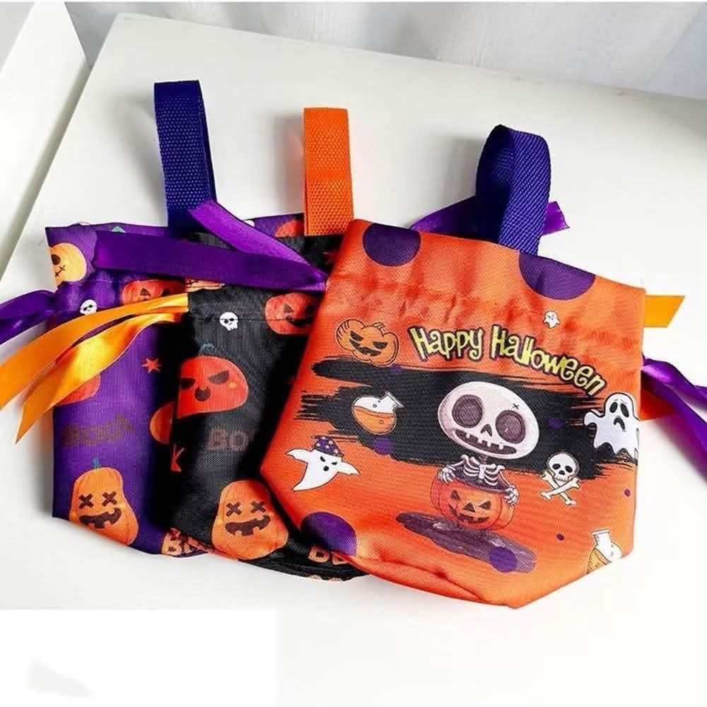 Halloween Candy Bag (Category: Vintage Collectibles) located in Manila. Submitted by yzlshop (Listing ID 1469459675, Image 1). Description: 100 each.