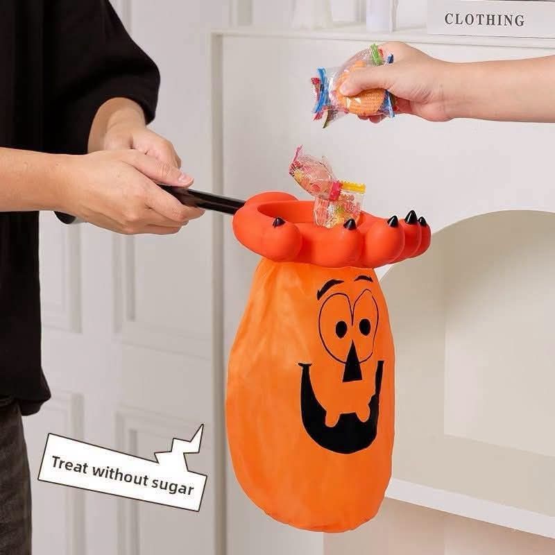 Halloween Treat Bag (Category: Other Merchandise) located in Manila. Submitted by yzlshop (Listing ID 1469459091, Image 2). Description: .