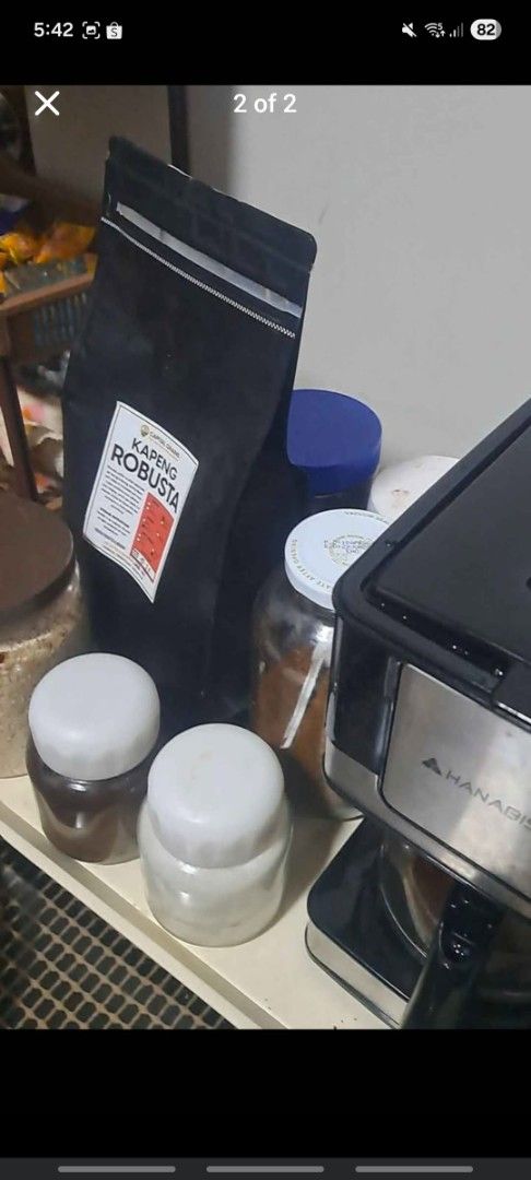Hanabishi Coffee Maker with Glass Carafe (Category: Coffee Machines & Makers) located in Gapan. Submitted by smallfinds.ph (Listing ID 1469403824, Image 2). Description: may kasama pong kape. barako, excelda and robusta - Brand: Hanabishi - Color: Black and Silver - Includes: Glass pot with black handle and coffee: Barako, Robusta, Excelsa - Features: Side power switch and top lid with steam vents - Condition: Clean and ready for use - Perfect fo