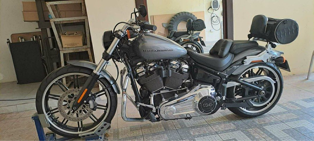 Harley-Davidson Softail 114 Gray Motorcycle (Category: Motorbikes for Sale) located in Quezon City. Submitted by princesspatsy100 (Listing ID 1469451264, Image 2). Description: Harley Davidson - 2022 Softail Breakout 114 2023 Aquired Mileage: 727km Casa maintained Almost 300k Upgrades: - Key B&S Medallion Key Fob - Chrome Eng GRd 2018 Up Softail - Onyx Premium Luggage Day Bag - Holdfast Sissy Bar Upright_Standard Height Chrome - Passenger Backres