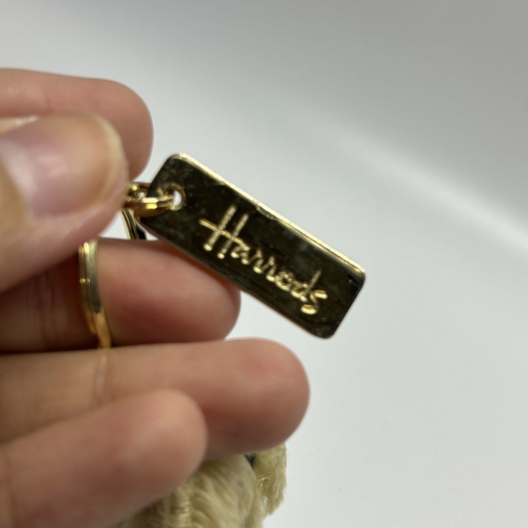 Harrods Henry Bear Keyring (Category: Character Goods) located in General Trias. Submitted by shxx_phine (Listing ID 1469512430, Image 2). Description: 📌LP posted, PLS refrain from haggling 📌 all items are japan surplus finds 📌 STRICTLY mine now, pay after invoice 📌 NO RUSH shipping (we ship every tues & fri, depending on our availability) 📌 NO cancellation, return and refunds mod | j&t, lalamove mop | gcash , maribank 📍cavite, ph.