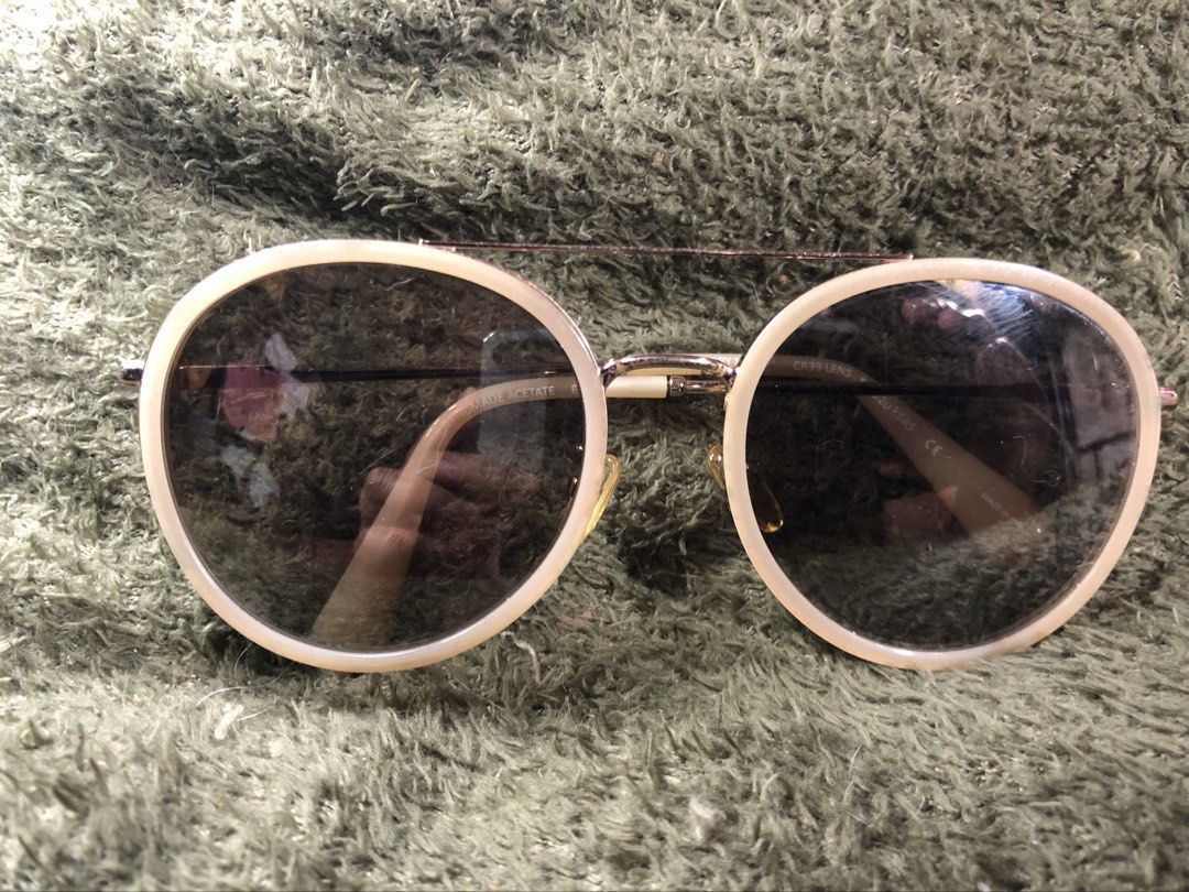 HARRY MASON Second Hand Round Aviator, Double bridge Sunglasses (Category: Sunglasses & Eyewear) located in San Pedro. Submitted by elegandeur.2ndchances (Listing ID 1469439265, Image 1). Description: Looking for stylish everyday shades without breaking the bank? These are super cute, lightweight, and perfect for daily wear or beach trips! ✨ Condition: Lightly used. Clean frames and minimal to no visible scratches on lenses. (Please check photos 