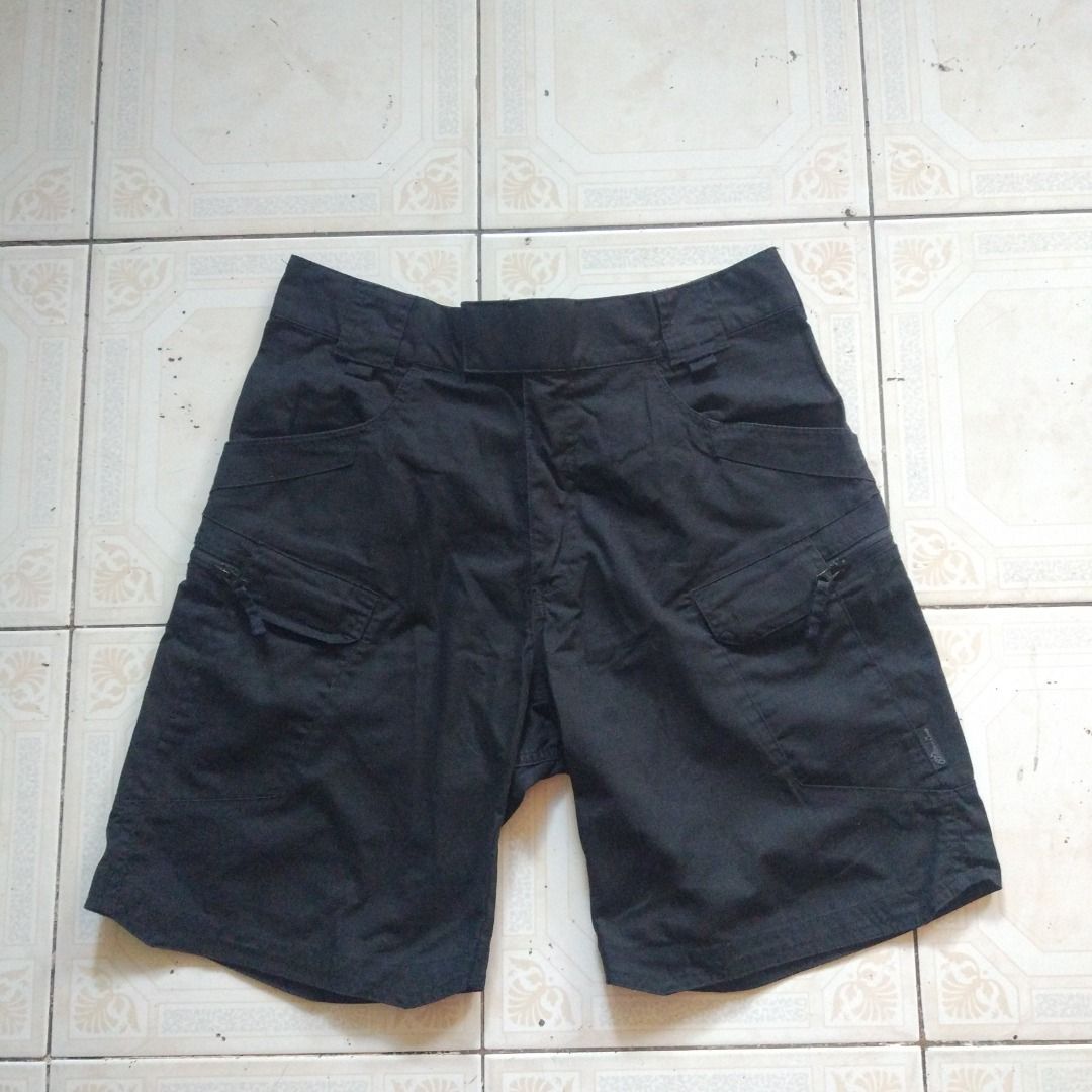 Helikon-Tex Black Ripstop Short 32-33 actual (Category: Shorts) located in Pasay City. Submitted by denimdude.ph (Listing ID 1469448541, Image 1). Description: .