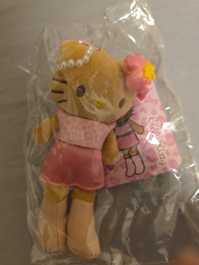 Hello kitty （分類：絨毛玩具）位於 Hong Kong。 由 silentbird_8661b5 提交（商品編號 1469542939，圖片 1）。簡介： 。