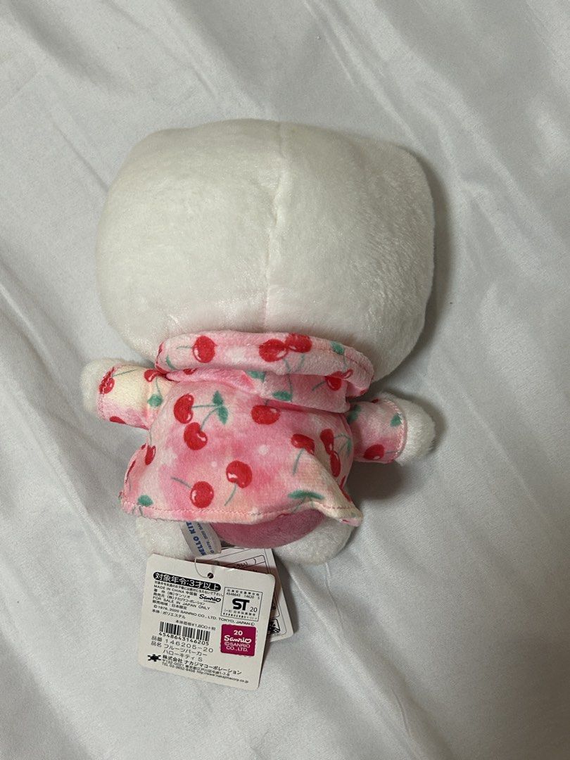 Hello Kitty Cherry Plush (Category: Plushies & Soft Toys) located in Mandaluyong City. Submitted by berrycherryy (Listing ID 1469501557, Image 2). Description: Sanrio Hello Kitty Cherry Plush ✅ 100% Original (From 🇯🇵 Claw Machine) ✅ Brand New with Paper Tag ✅ Good Condition (stored only) Location: Mandaluyong City MOP: Gcash/BPI/Gotyme/Maribank MOD: J&T/Lalamove/LBC.