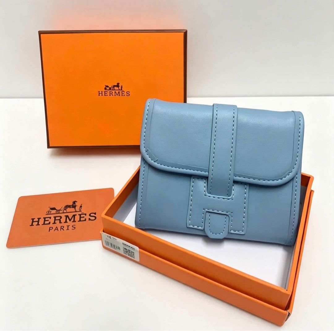 Hermes wallet (Category: Wallets & Card holders) located in Manila. Submitted by spottowearphbytiff (Listing ID 1469561134, Image 2). Description: .