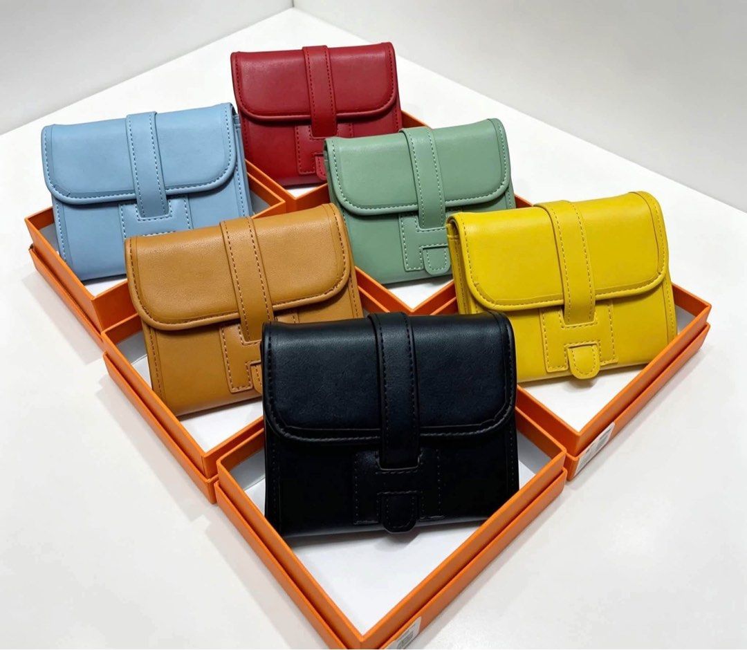 Hermes wallet (Category: Wallets & Card holders) located in Manila. Submitted by spottowearphbytiff (Listing ID 1469561134, Image 1). Description: .