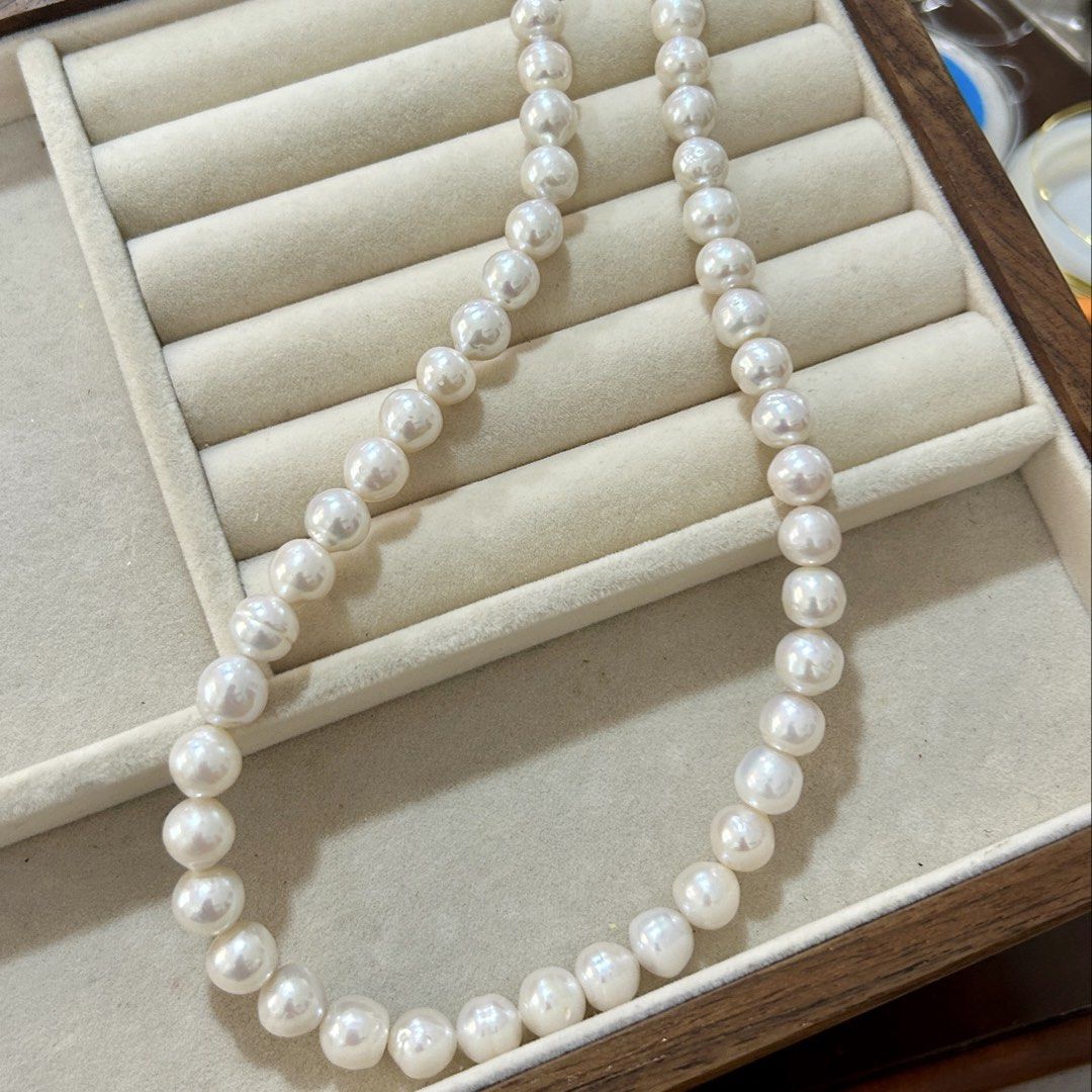 High quality Pearl necklace (Category: Necklaces) located in Lipa City. Submitted by avenueusco_ph (Listing ID 1469435838, Image 2). Description: High quality pearl necklace ✨ High luster ✨ Smooth surface 🦪 9mm pearl size 🦪 .