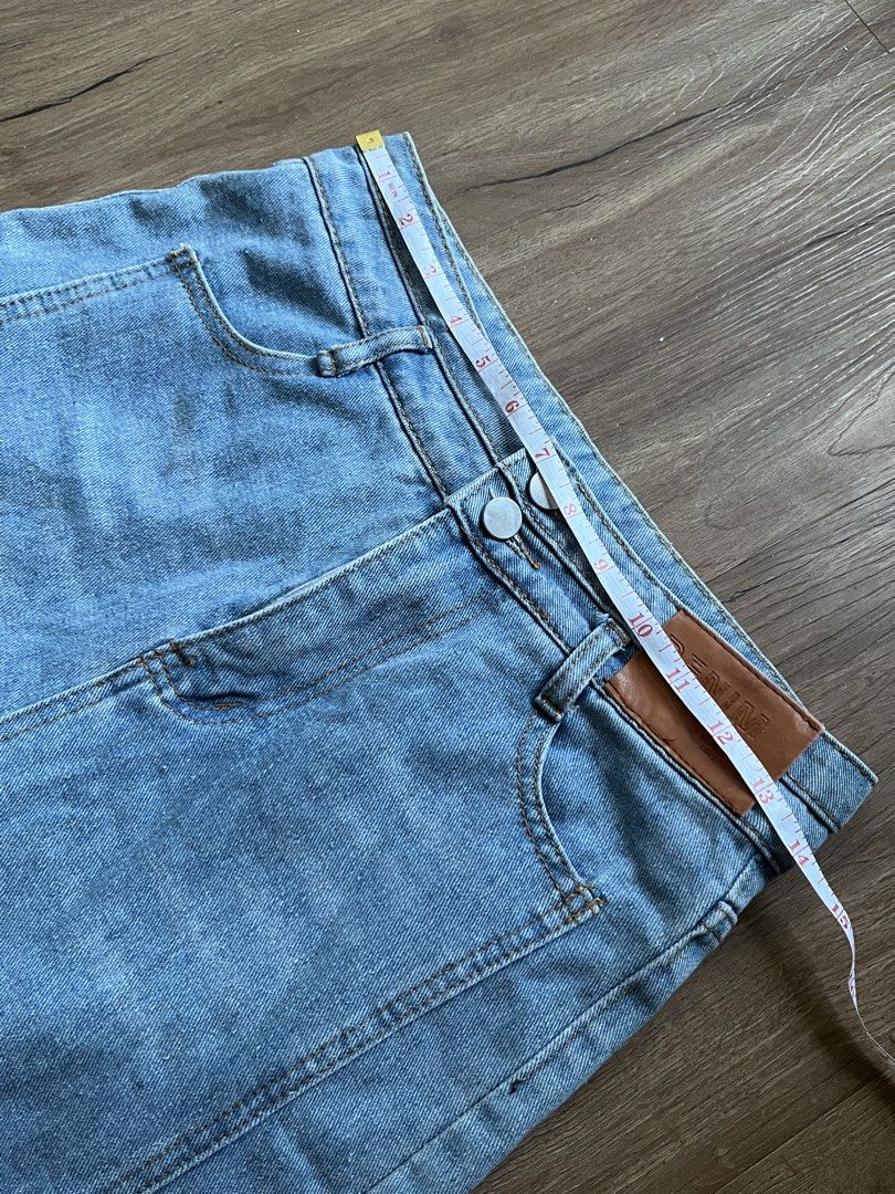 High-waisted Denim Flared Jeans Pants Front Slit (Category: Jeans) located in Quezon City. Submitted by pinkvanilla.milkshake (Listing ID 1469562535, Image 3). Description: Used once Sobrang sikip at bitin sa akin hahaha see pics for measurements for XXS to XS ata to eh.