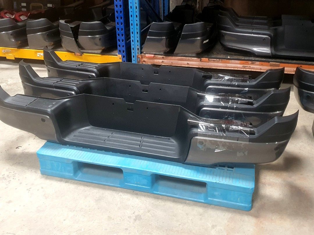 Hilux rear bumper (Category: Body Parts and Accessories) located in Quezon City. Submitted by angeladustin72 (Listing ID 1469413861, Image 1). Description: hilux conquest bumper pwede sa hilux revo pang upgrade original toyota bumper brand new pa. 8000 nalang..firm.