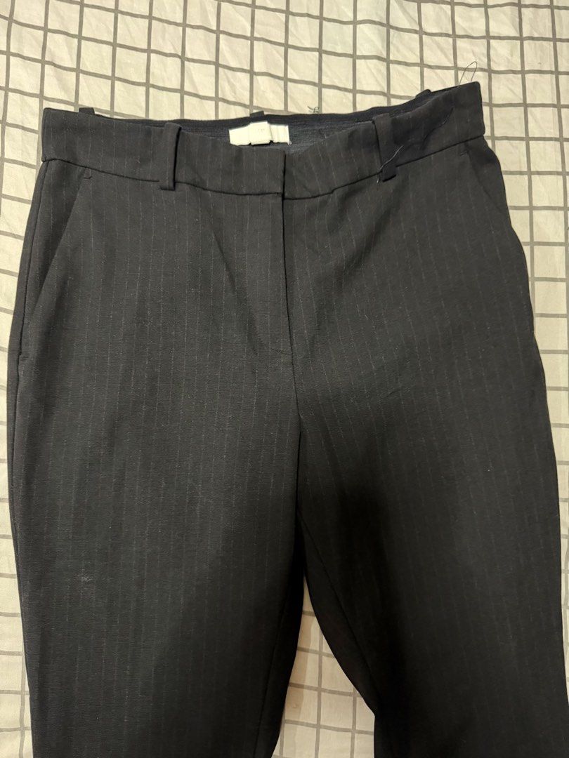H&M ankle-length formal trousers (Category: Other Bottoms) located in Quezon City. Submitted by pinkyswearshop (Listing ID 1469474394, Image 3). Description: .