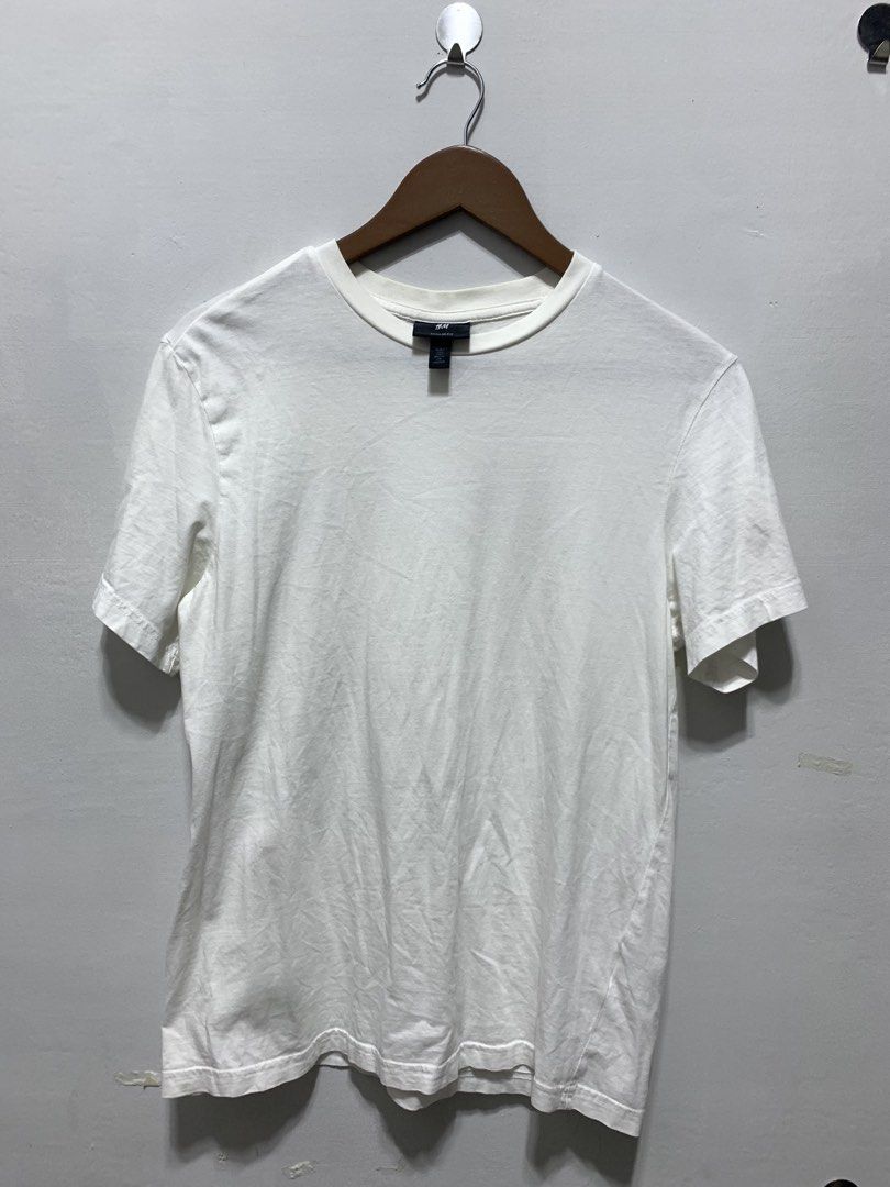 H&M BASIC PLAIN T-shirt (Category: Tshirts & Polo Shirts ) located in Caloocan City. Submitted by eightyythrift (Listing ID 1469565990, Image 1). Description: .