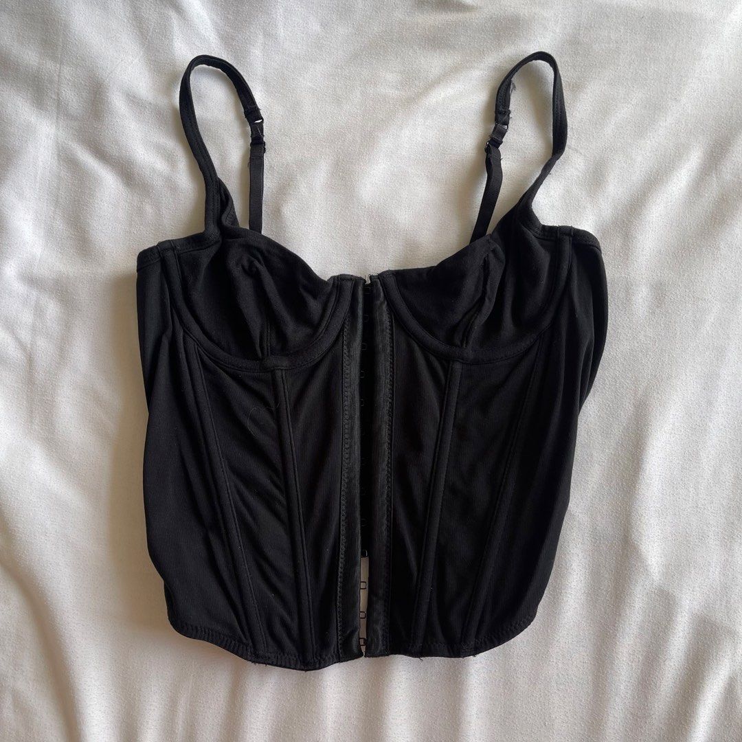 H&M Black Corset Top (Category: Others Tops) located in Quezon City. Submitted by fifionugh (Listing ID 1469424355, Image 1). Description: .
