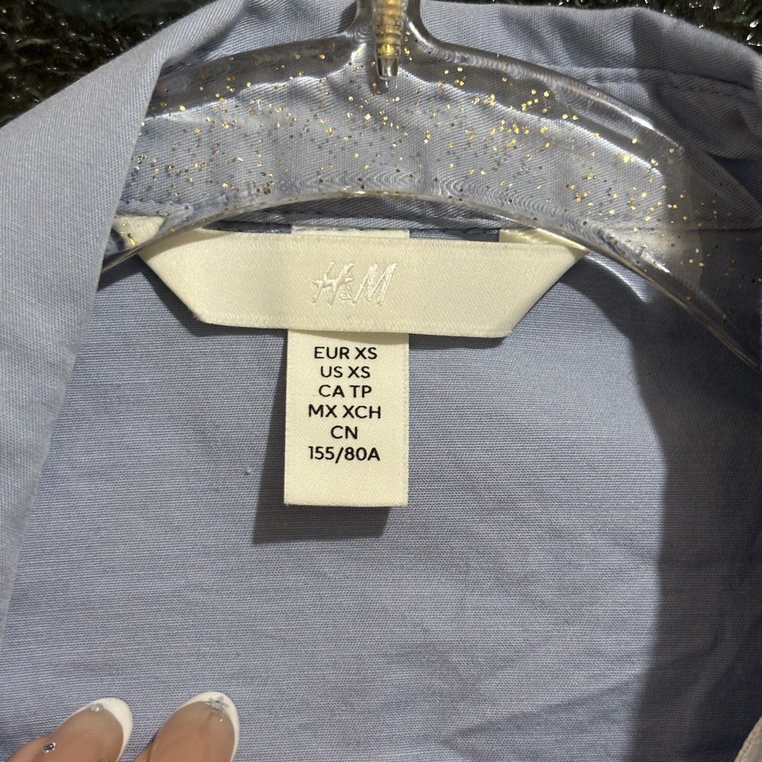 H&M Blue Polo Sleeveless Top (Category: Sleeveless) located in Caloocan City. Submitted by declutter.cal (Listing ID 1469542859, Image 3). Description: Used twice Orig price - 899 Xs-s No issues, need lang plantsahin.
