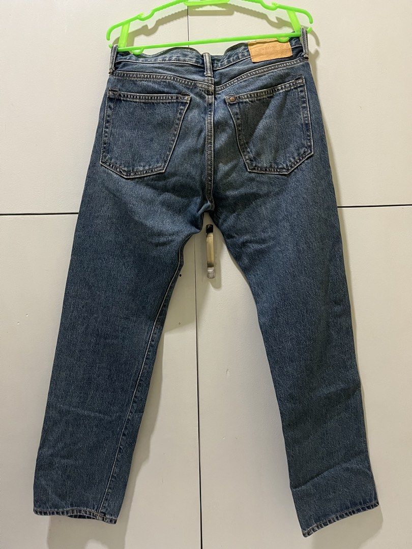 H&M Button Fly Jeans (Category: Jeans) located in Davao. Submitted by son1993 (Listing ID 1469518544, Image 2). Description: H&M Button Fly Jeans Waist 28 on tag best fit29-30 Length 38 In Good condition Php 750.