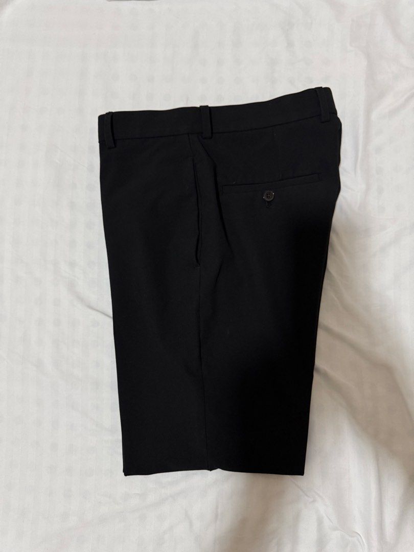 H&M Dress Pants (Category: Trousers) located in Makati City. Submitted by Praktikal (Listing ID 1469470039, Image 1). Description: H&M slim fit dress pants Black Cuffed / turned up hem pants 29 inches waist 36 inches length.