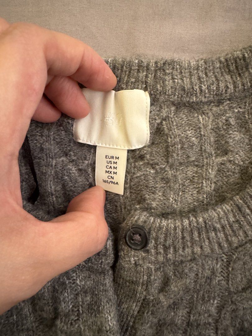 H&M grey cardigan sweater (Category: Longsleeves) located in Pasig City. Submitted by katsud0oon (Listing ID 1469448021, Image 3). Description: .