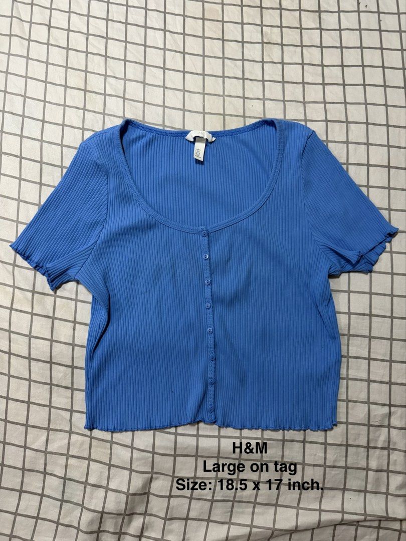 H&M ribbed button-front crop top (Category: Others Tops) located in Quezon City. Submitted by pinkyswearshop (Listing ID 1469474089, Image 1). Description: .