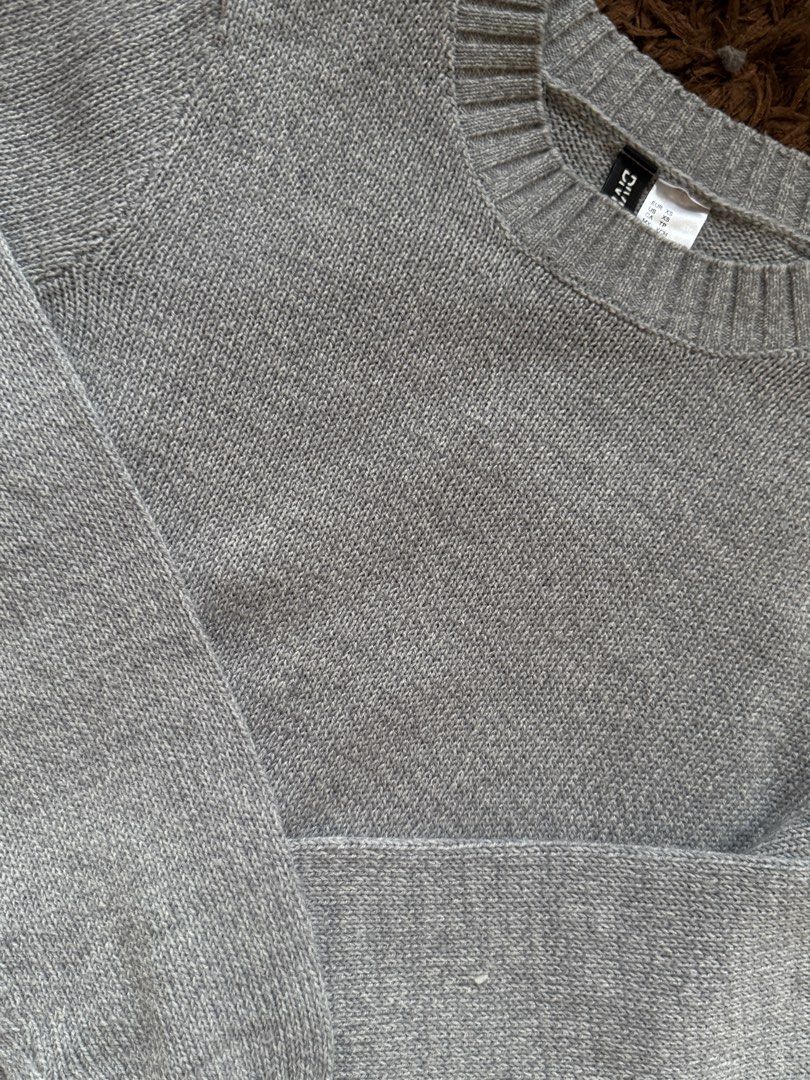 H&M Teal/ Gray Knitted Longsleeves (Category: Longsleeves) located in Quezon City. Submitted by wear.again.ph (Listing ID 1469517169, Image 3). Description: .