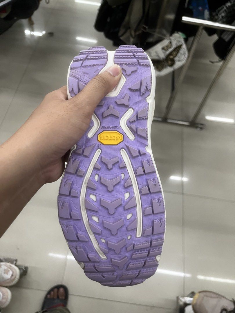 HOKA Kaha 3 Low GORE-TEX (Category: Sneakers) located in Iloilo. Submitted by thrftklng.ph (Listing ID 1469488632, Image 2). Description: HOKA Kaha 3 Low GORE-TEX Size 8US Women Like new No Issue.