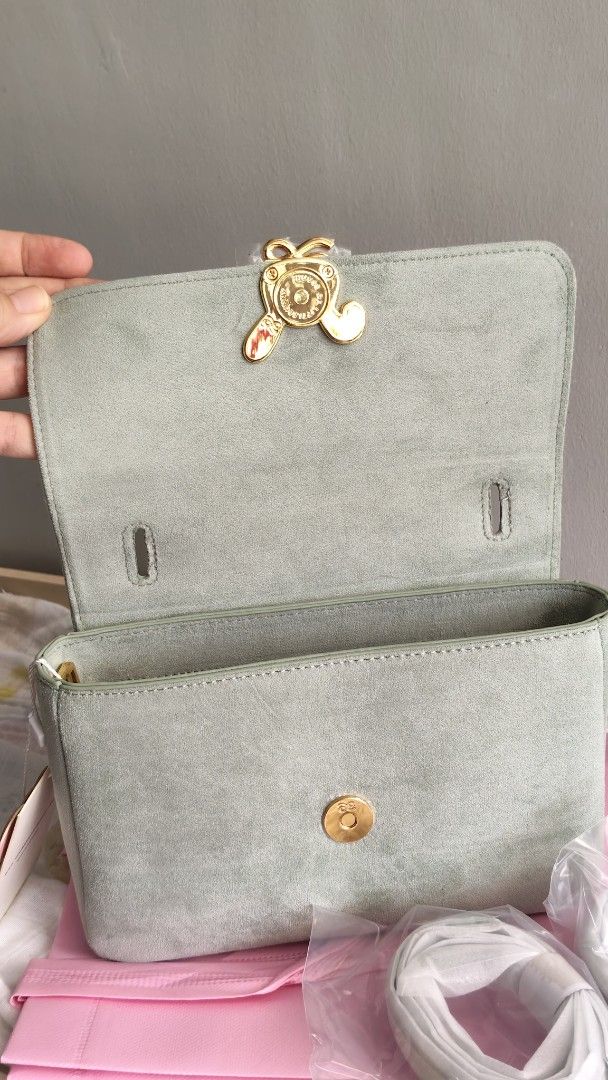 HOLB Manhatan Suede PU 20 - Mint (Category: Shoulder Bags) located in Manila. Submitted by katalfonso_ (Listing ID 1469430651, Image 3). Description: - brandnew - with 2 straps included - complete inclusions.