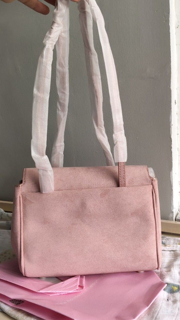 HOLB Noma Suede PU 20 - Pink (Category: Shoulder Bags) located in Manila. Submitted by katalfonso_ (Listing ID 1469430769, Image 2). Description: Noma Suede PU 20 - Pink - brandnew - complete inclusions.