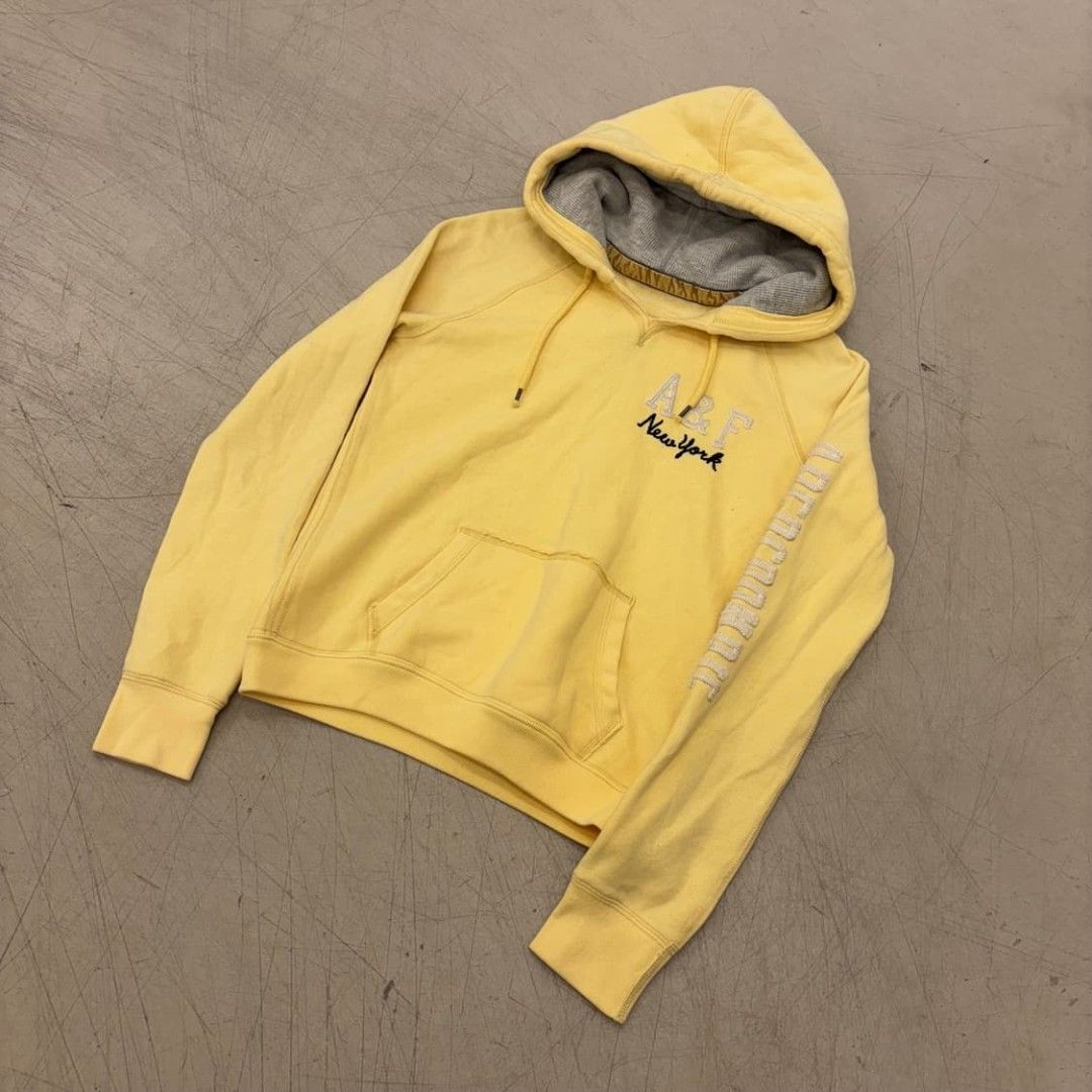 Hollister and A&F Jacket For Takeall (Category: Coats, Jackets and Outerwear) located in Bacoor. Submitted by declutterbyb_69 (Listing ID 1469426813, Image 2). Description: —In very good condition both!! 📍Bacoor Cavite can ship thru j&t / lalamove.