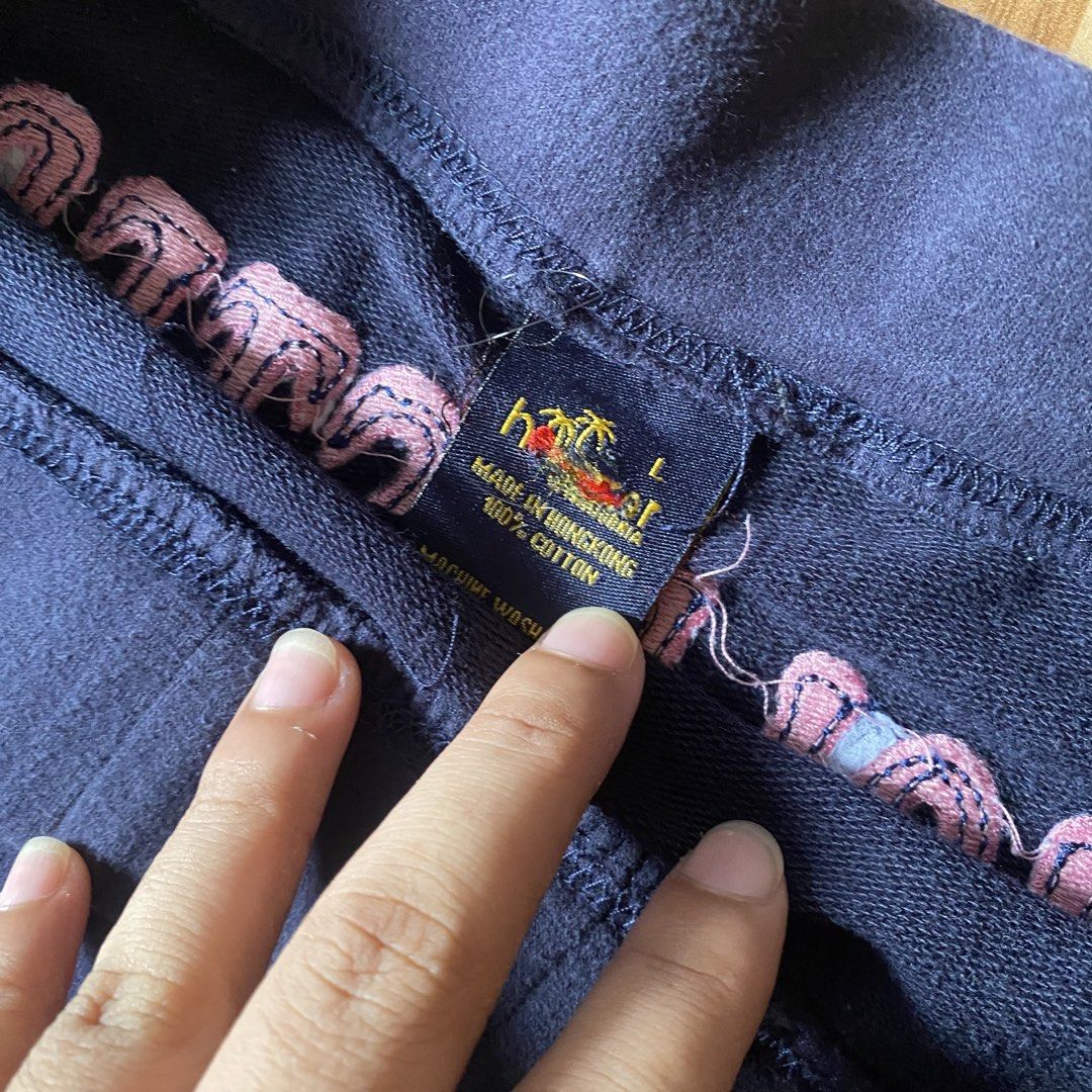Hollister mini skirt (Category: Skirts) located in Paete. Submitted by fat.archives (Listing ID 1469444595, Image 3). Description: Dimes Waist 30 Length 12 Made in hongkong +sf.