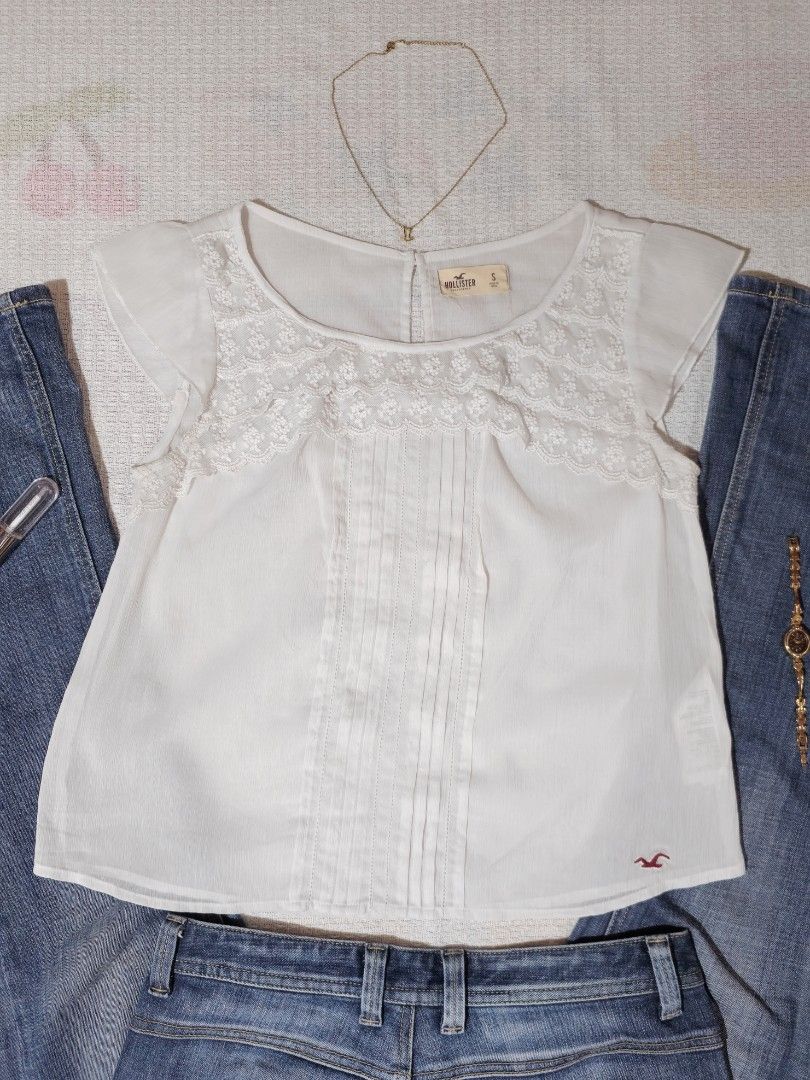 Hollister White Sheer Blouse (Category: Blouses) located in Manila. Submitted by vintage_revo.ph (Listing ID 1469571573, Image 2). Description: 👕Top Mine: ₱ 289 ‎ ‎🛍 + Shipping fee ‎✨️ PLEASE READ guidelines before buying ‎📷 Once acknowledged “yours” please dm me your order form + screenshot of the item.