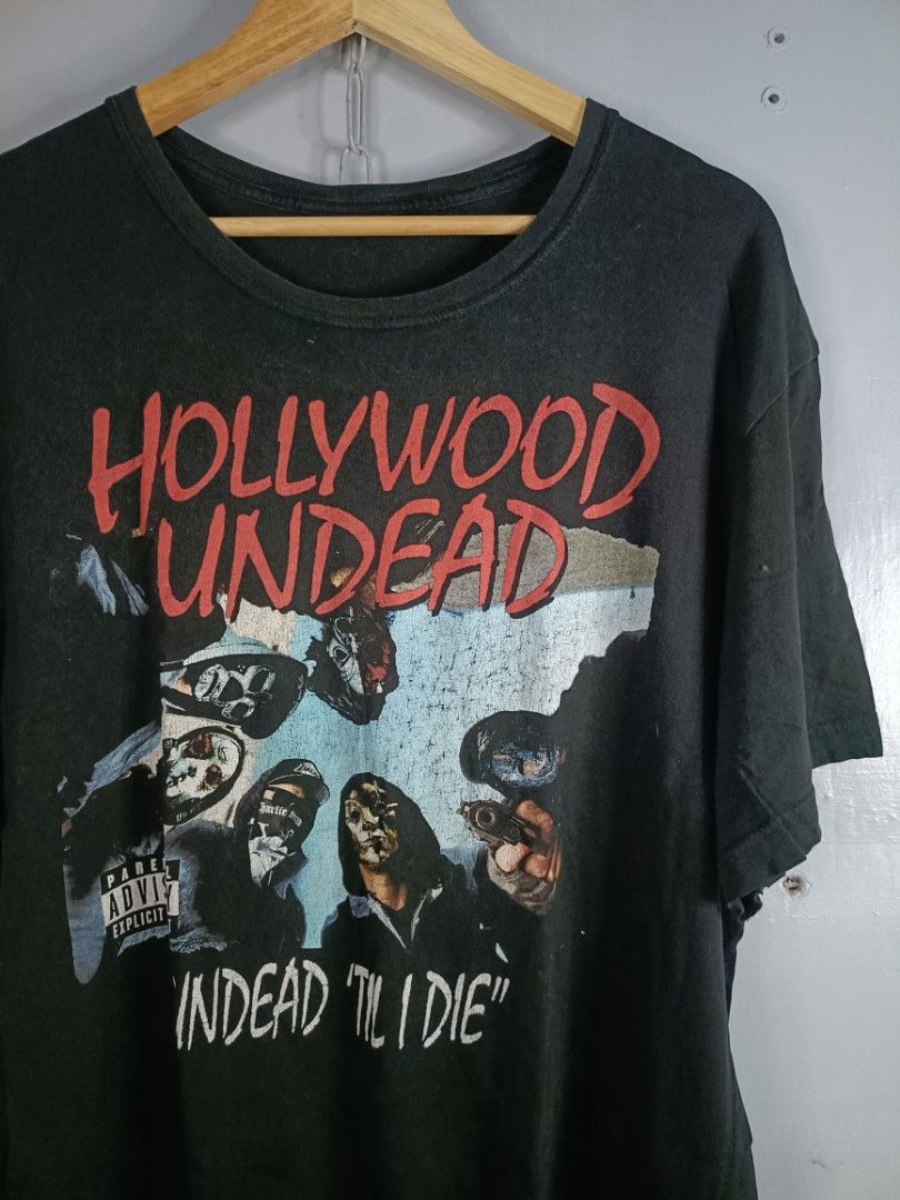 Hollywood Undead Notes From The Underground Tour (Category: Tshirts & Polo Shirts ) located in Cabuyao City. Submitted by junkthreads.finds (Listing ID 1469513455, Image 3). Description: Tag: Cut White Dimes: 24x30 Issue(s): Holes, hairlines/cracks and bleach stain Color may vary due to lightning..