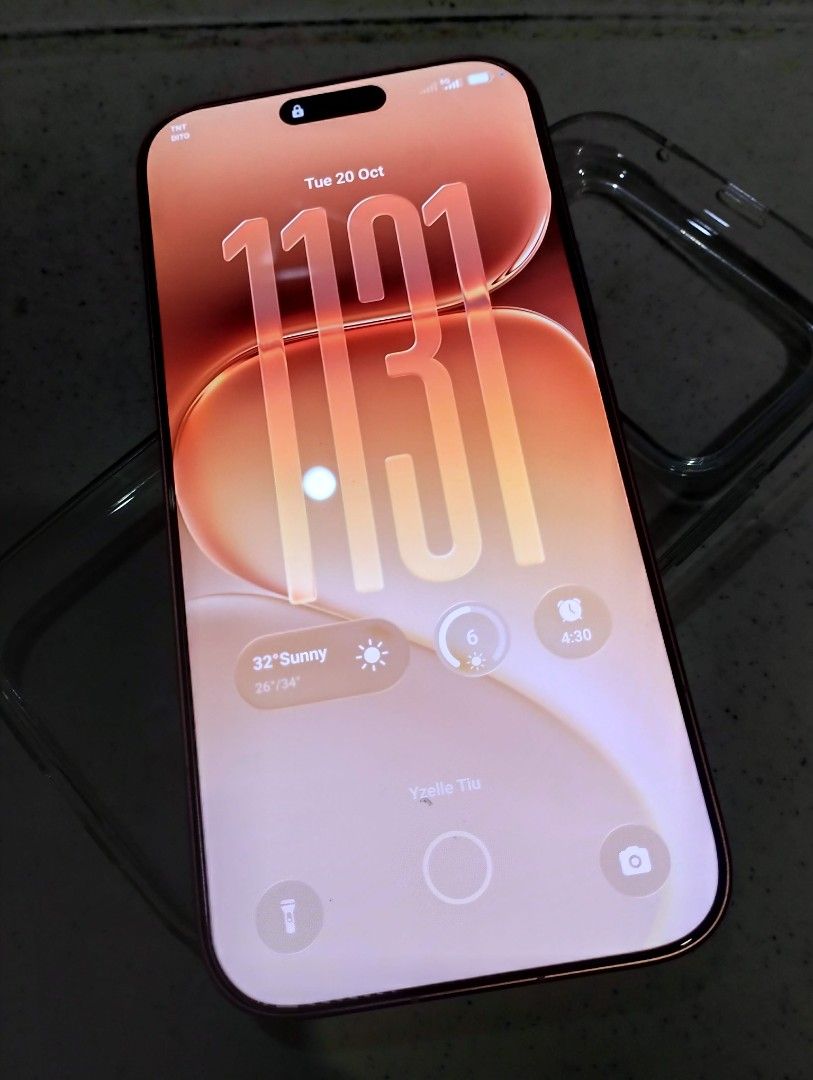 Honor 600 5g (Category: Android Others) located in Marikina City. Submitted by alingclaring (Listing ID 1469408241, Image 2). Description: SALE OR SWAP SA IPHONE PASS SA MAY ISSUE - 2 Weeks old - Color: Elegant Orange - 256GB internal storage, 8GB RAM + 16gb RAM Turbo - OS - MagicOS 11 -Snapdragon 7 Gen 4 - 200 MP rear cam -50 MP front cam -7000mAh - Condition: Excellent, well-maintained - Meet-up Baranggay Tumana, Marikina City.